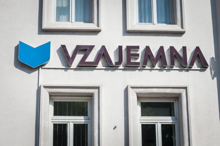 Vzajemna, kotacija, LJSE, delnica, SBITOP